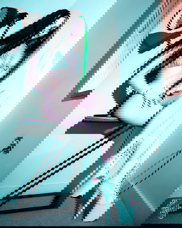 uniquexbrat image ~ Altpins