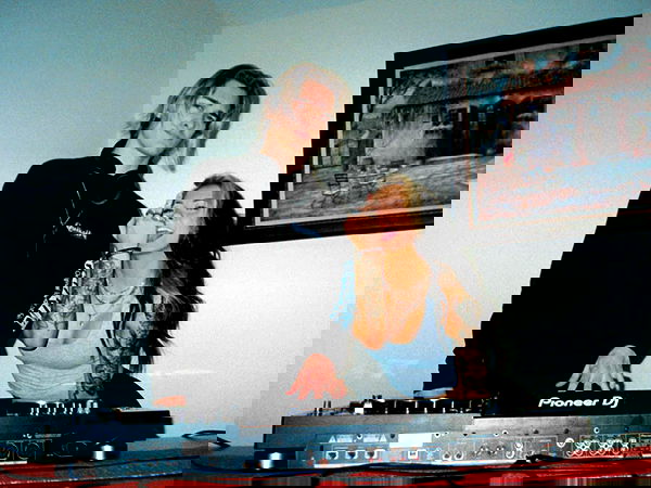 v.okay image ~ Altpins