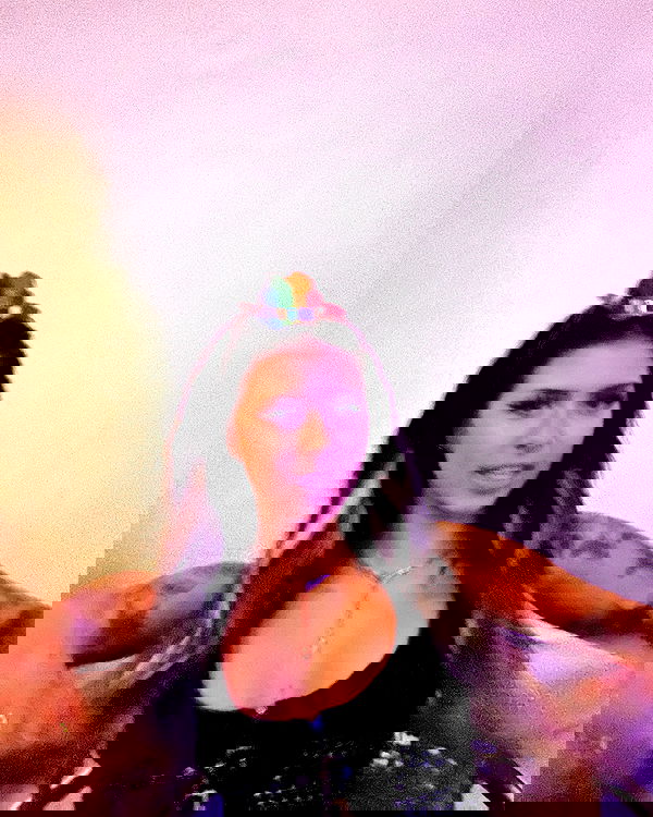 v.okay image ~ Altpins