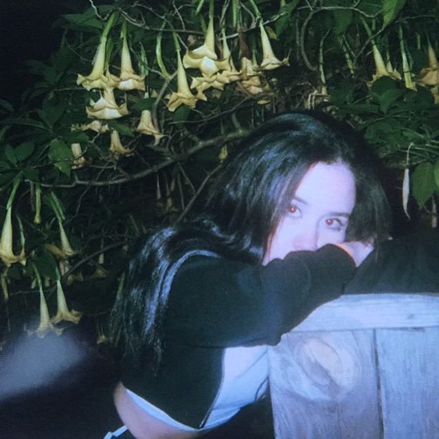 vanessa.julienne instagram image archive image