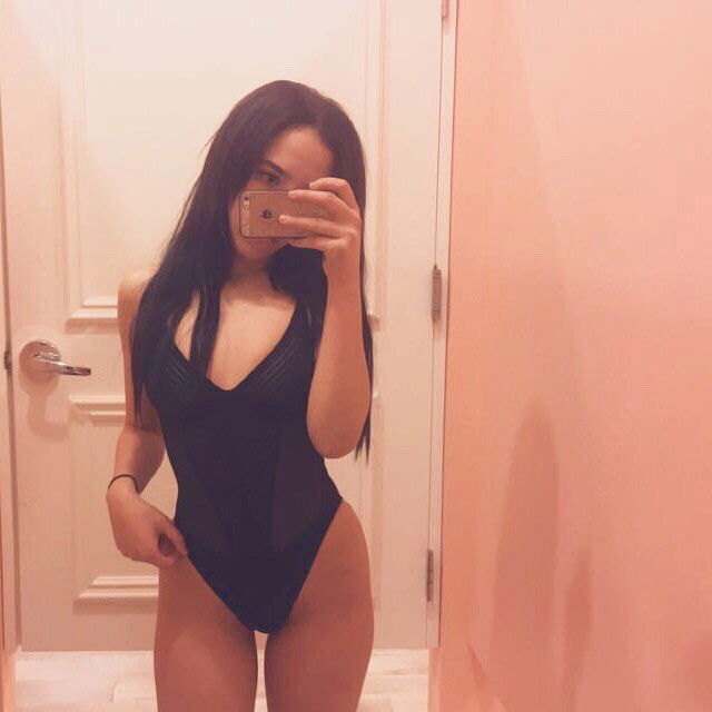 vanessa.julienne instagram image archive image