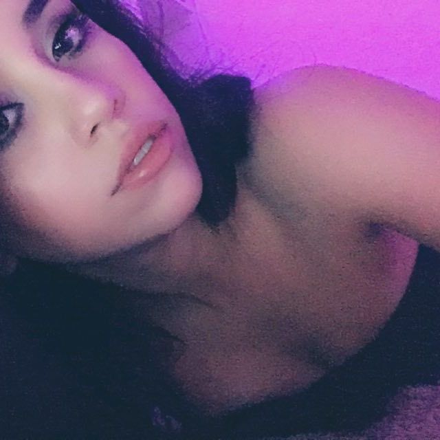 vanessa.julienne instagram image archive image