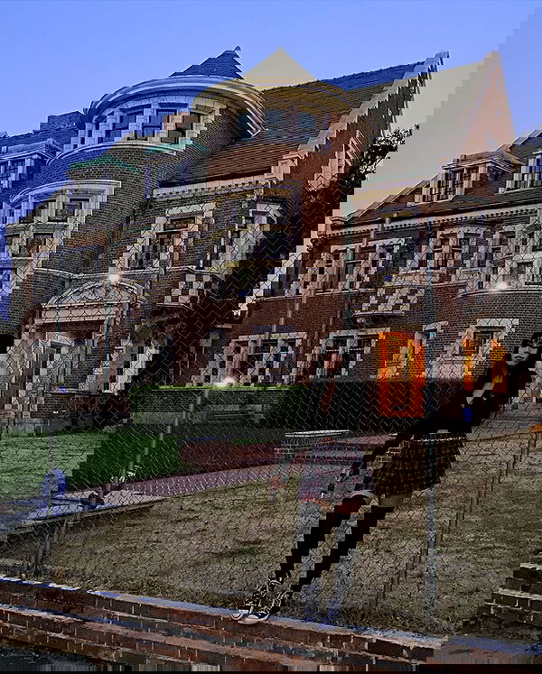 vanessa.julienne image ~ Altpins