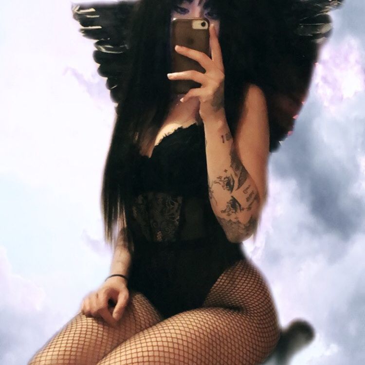 vanessa.julienne instagram image archive image