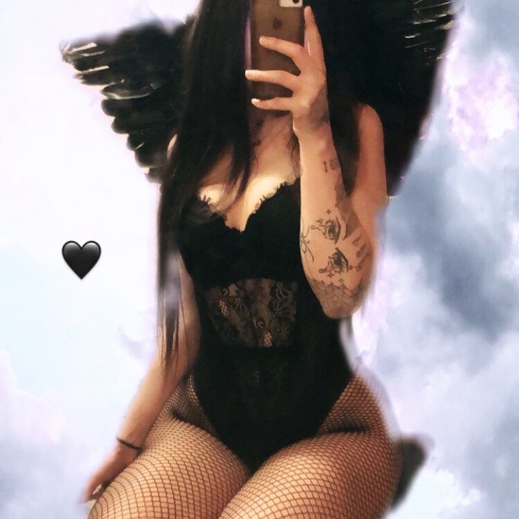 vanessa.julienne instagram image archive image