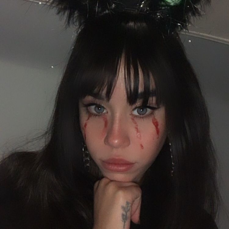 vanessa.julienne instagram image archive image