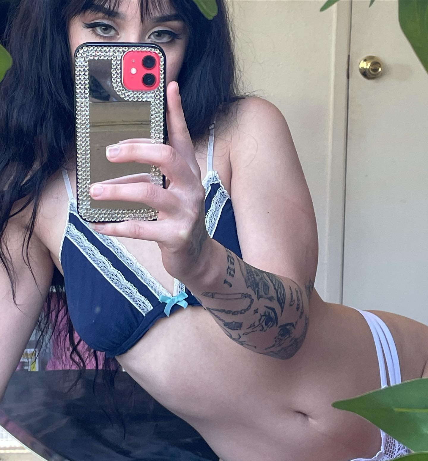 vanessa.julienne instagram image archive image