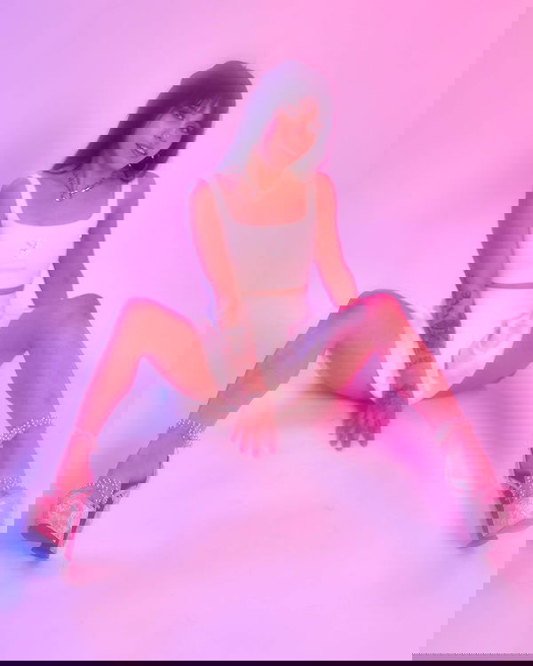 vanessa.julienne image ~ Altpins