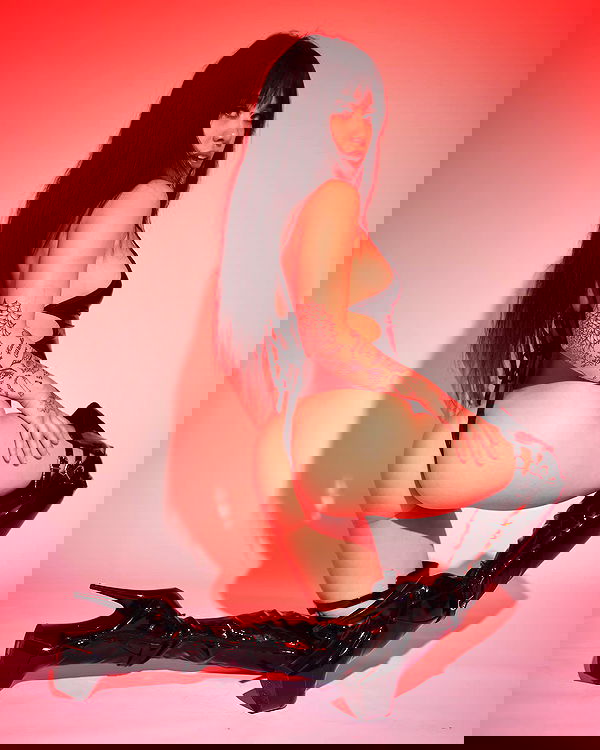 vanessa.julienne image ~ Altpins