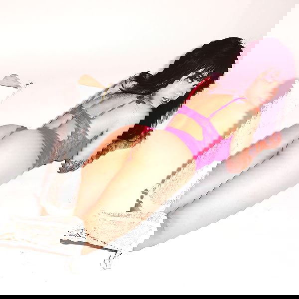 vanessa.julienne image ~ Altpins