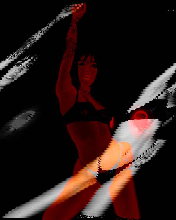 vanessa.julienne image ~ Altpins