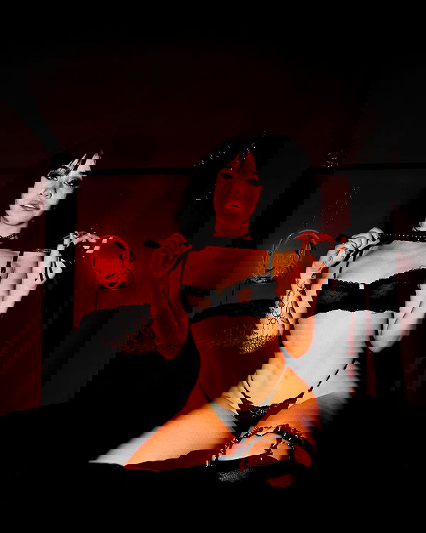 vanessa.julienne image ~ Altpins