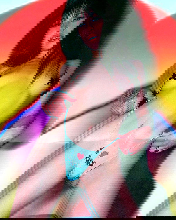 vanessa.julienne image ~ Altpins