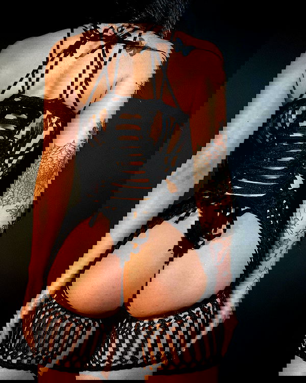 vanessa.julienne image ~ Altpins