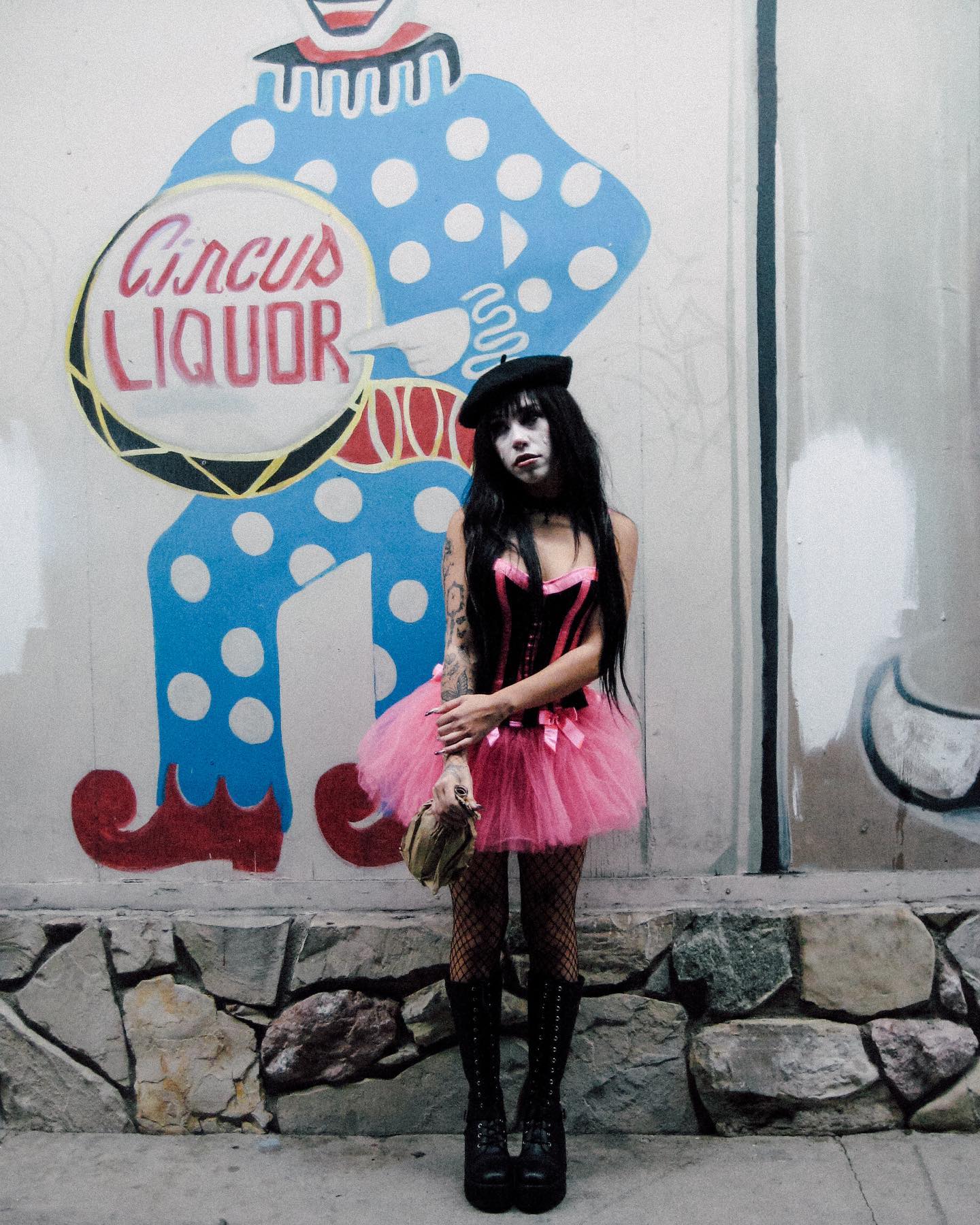 vanessa.julienne instagram image archive image