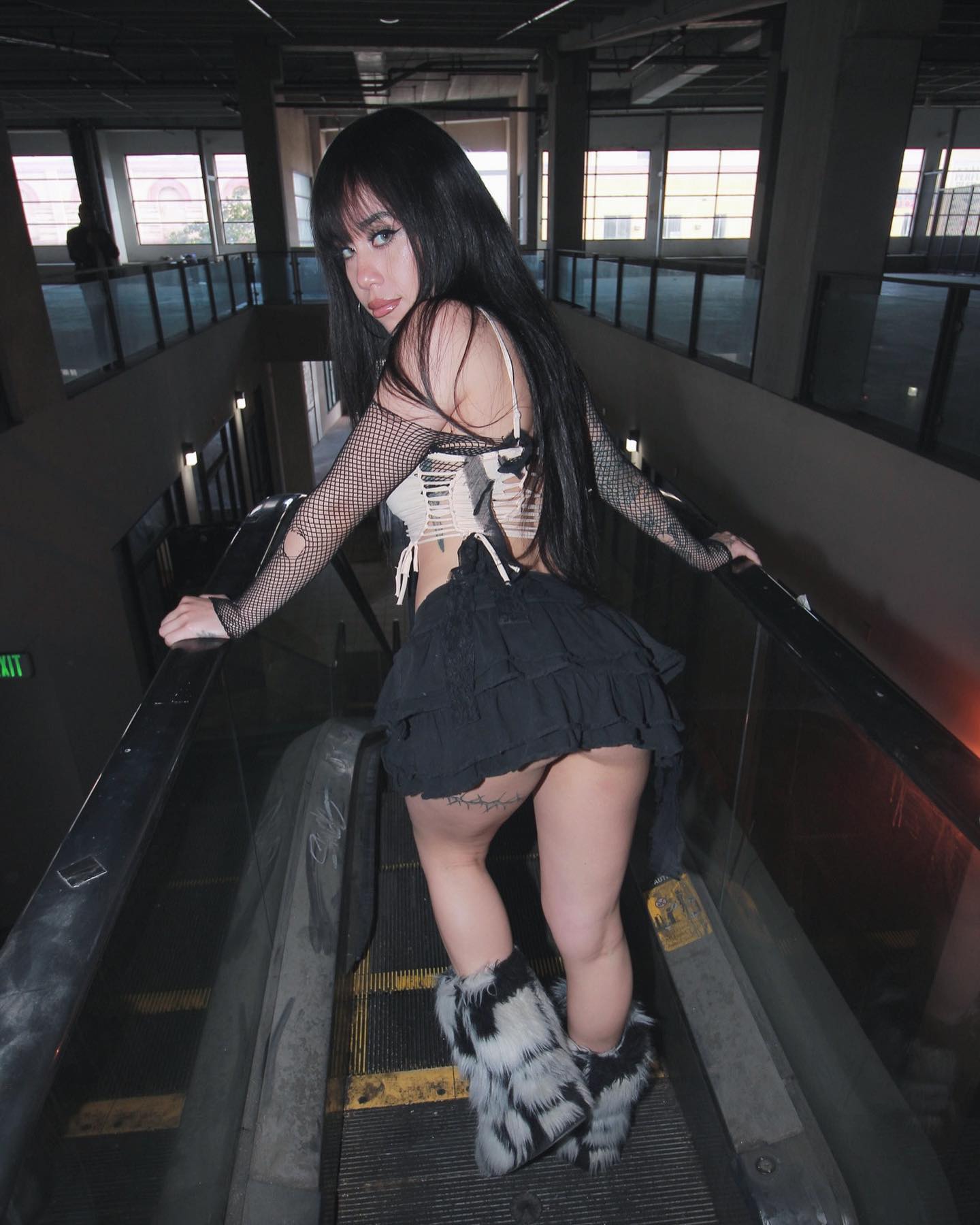 vanessa.julienne instagram image archive image