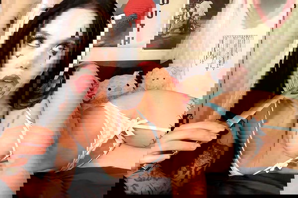 vanessa.julienne image ~ Altpins