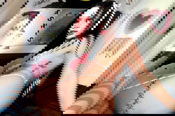 vanessa.julienne image ~ Altpins