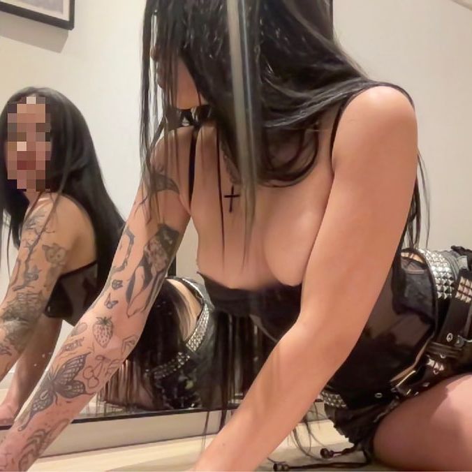 vanessa.julienne instagram image archive image