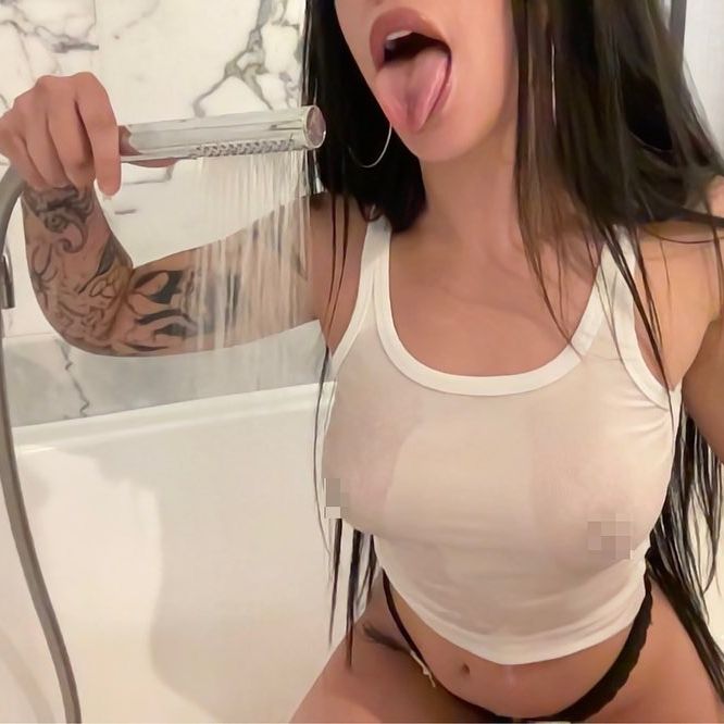 vanessa.julienne instagram image archive image