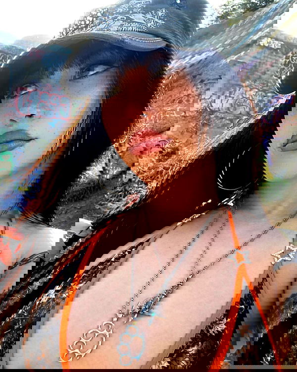 vanessa.julienne image ~ Altpins