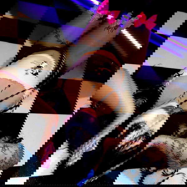 vanessa.julienne image ~ Altpins