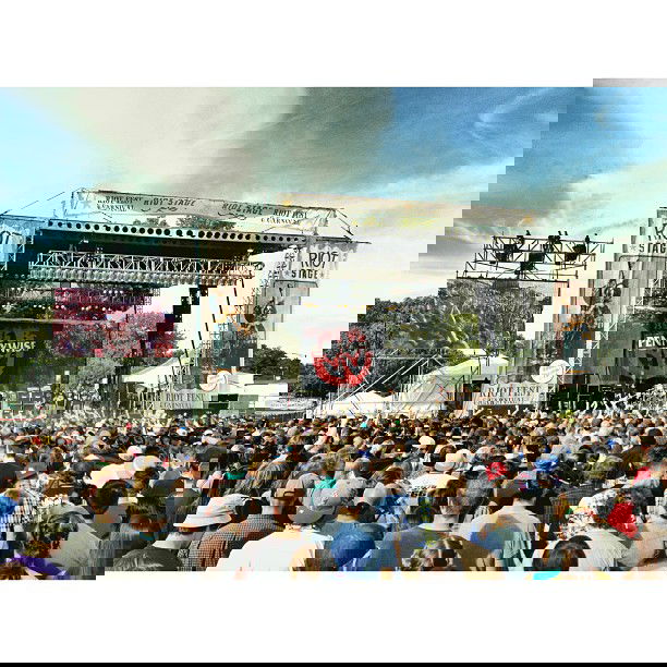 vanessa.julienne instagram image archive image