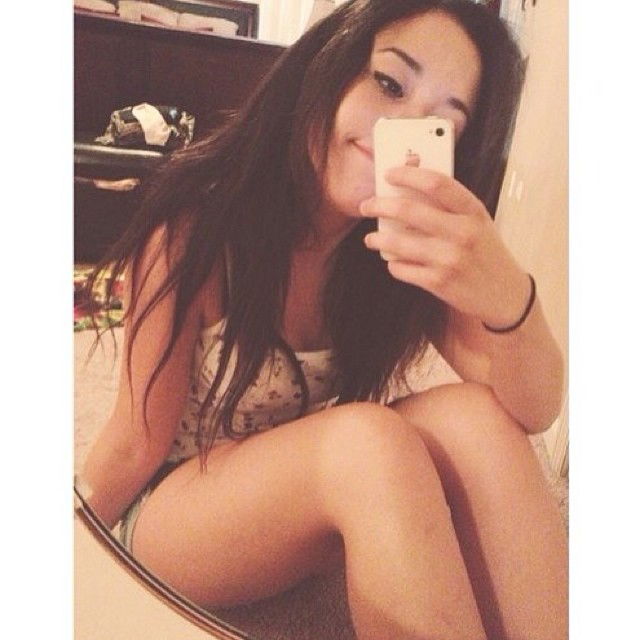 vanessa.julienne instagram image archive image