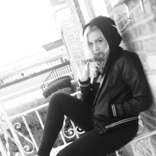 vanessa.julienne instagram image archive image