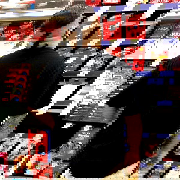 vanessa.julienne image ~ Altpins