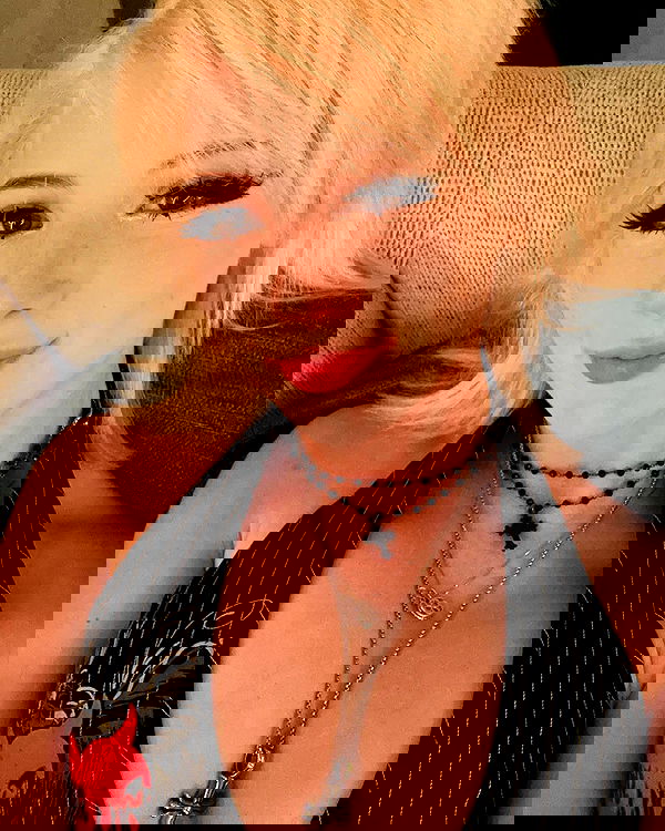 viezery viezery archive image