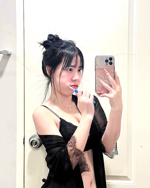 viixxmmii_ instagram image archive image