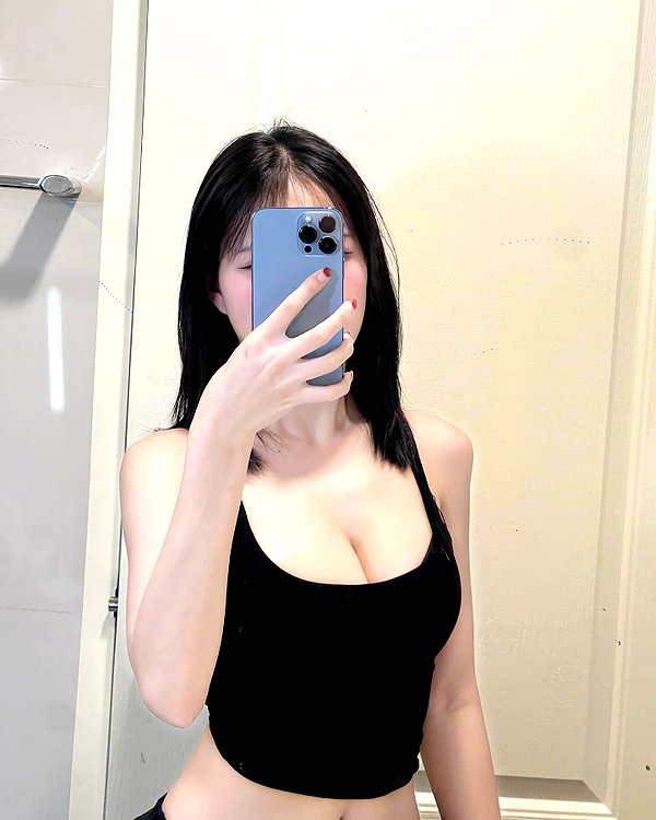 viixxmmii_ instagram image archive image