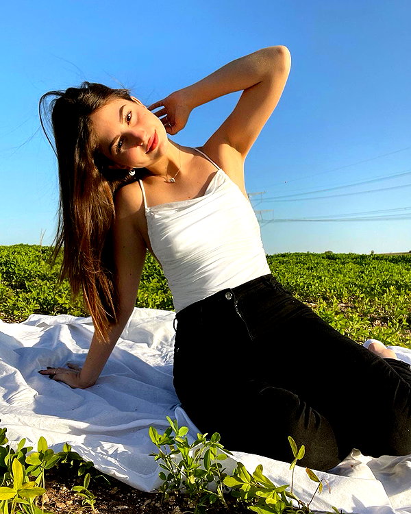 viki_dominev instagram image archive image
