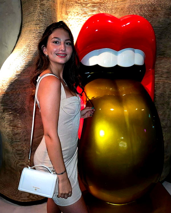 viki_dominev instagram image archive image