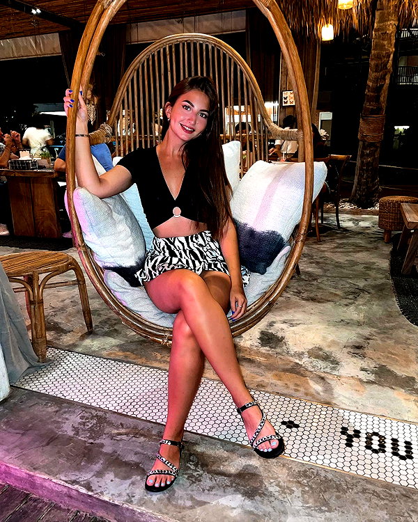viki_dominev instagram image archive image