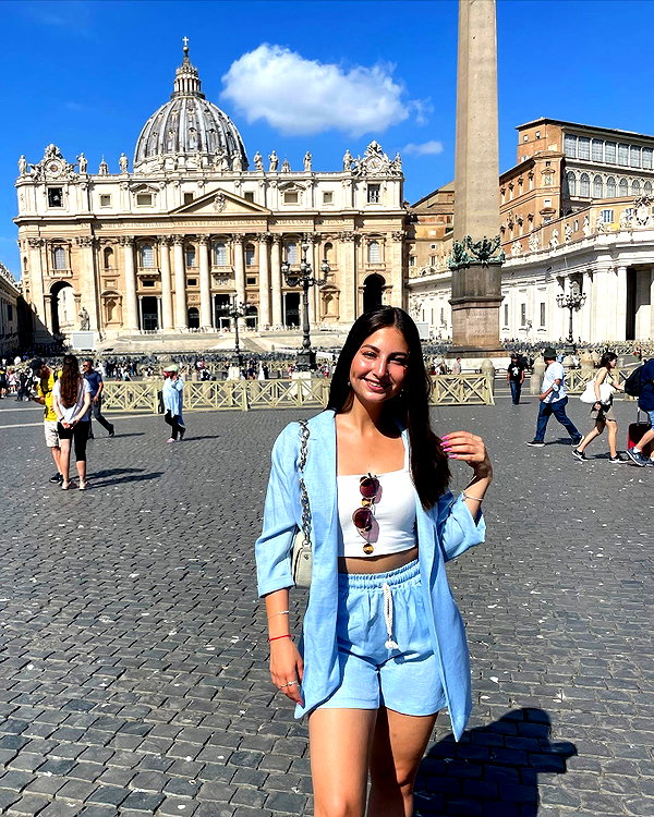 viki_dominev instagram image archive image