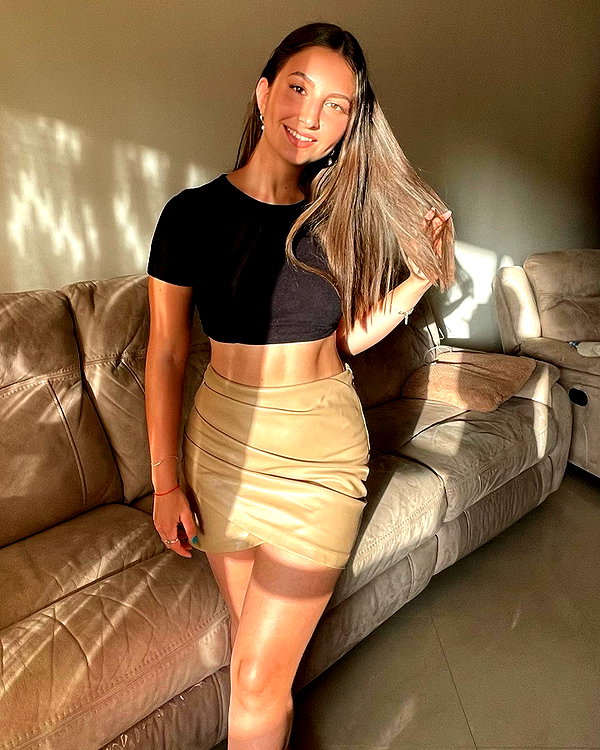 viki_dominev instagram image archive image
