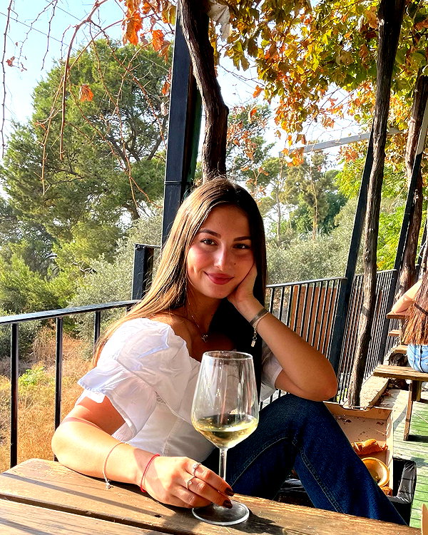 viki_dominev instagram image archive image