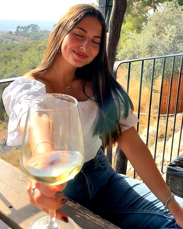 viki_dominev instagram image archive image
