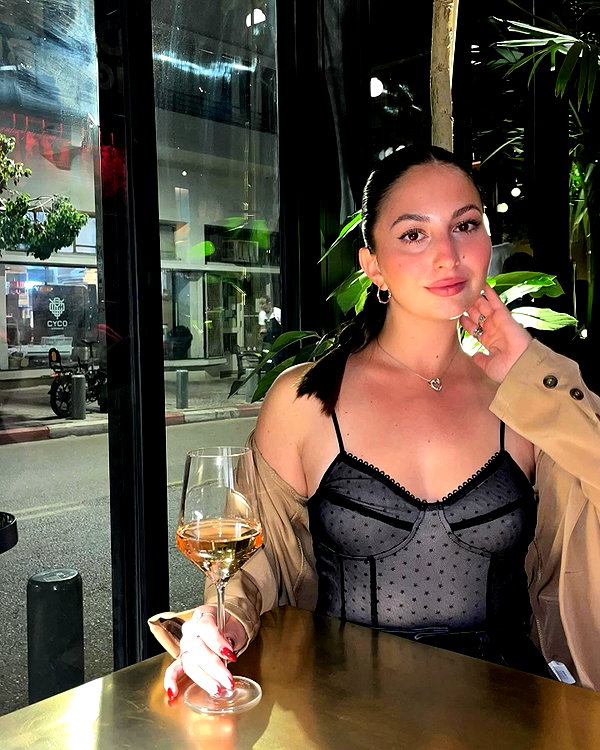 viki_dominev instagram image archive image