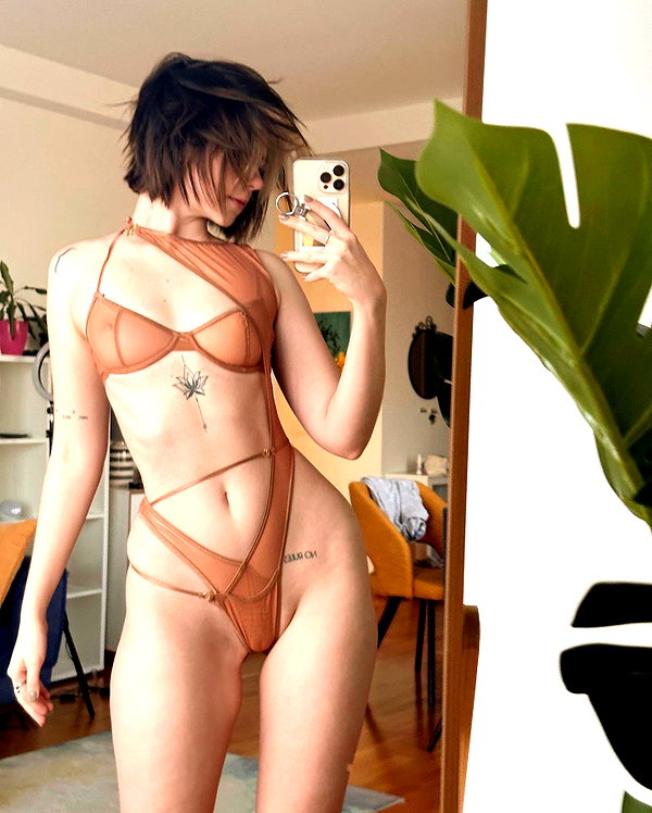 vixenp_ instagram image archive image