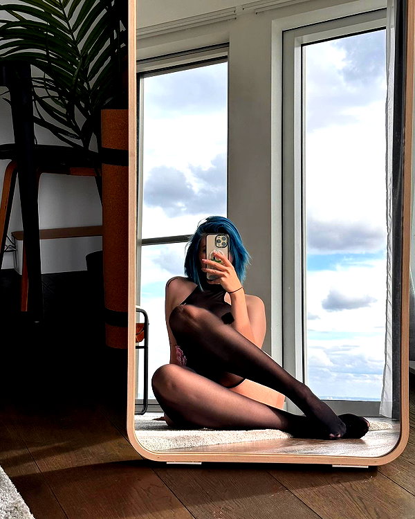 vixenp_ instagram image archive image