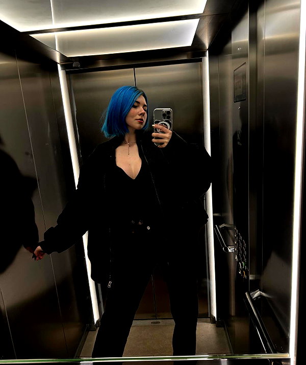 vixpolly.live instagram image archive image