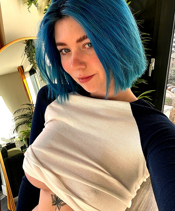 vixpolly.live instagram image archive image