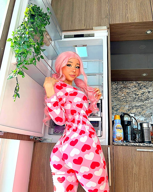 waifuumiia instagram image archive image