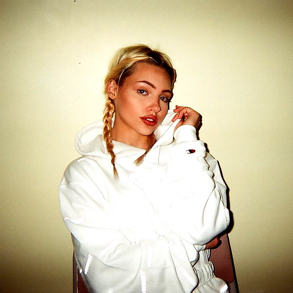 willowwbarbie instagram image archive image