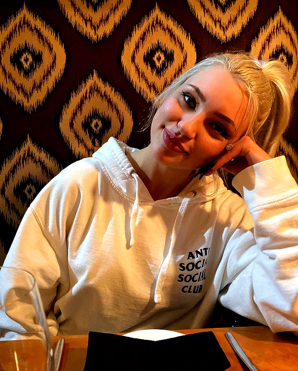 willowwbarbie instagram image archive image