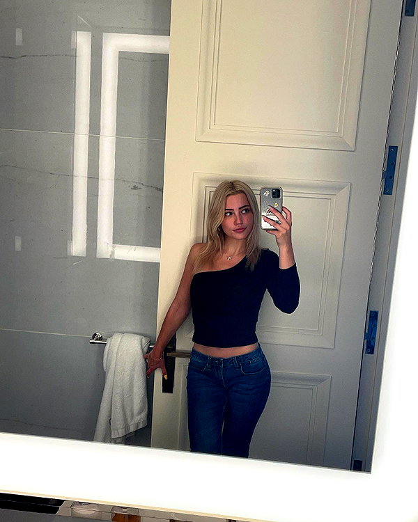willowwbarbie instagram image archive image