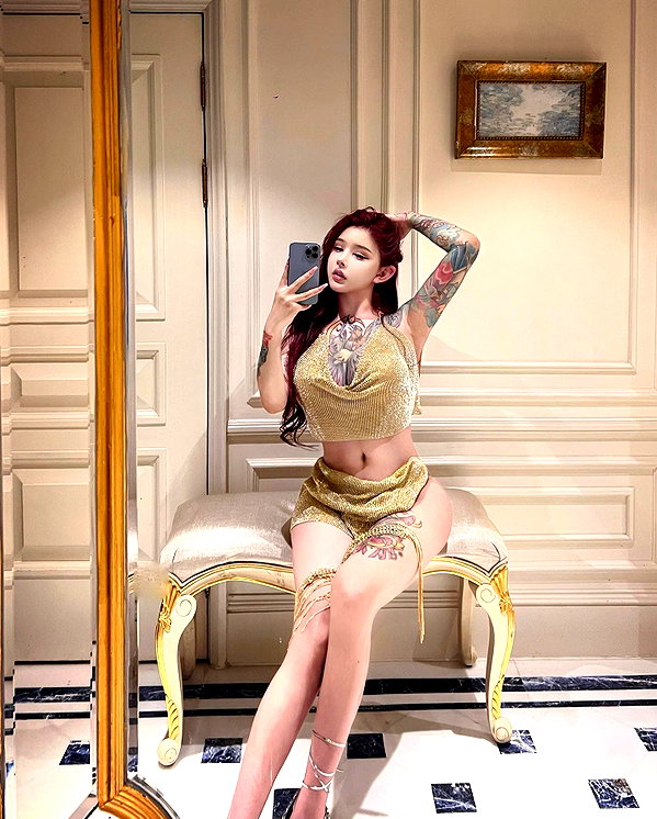 xixigina instagram image archive image
